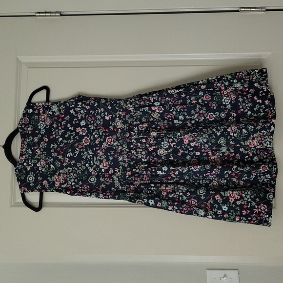 Gap Floral Dress with pockets and adjustable belt - Picture 2 of 2